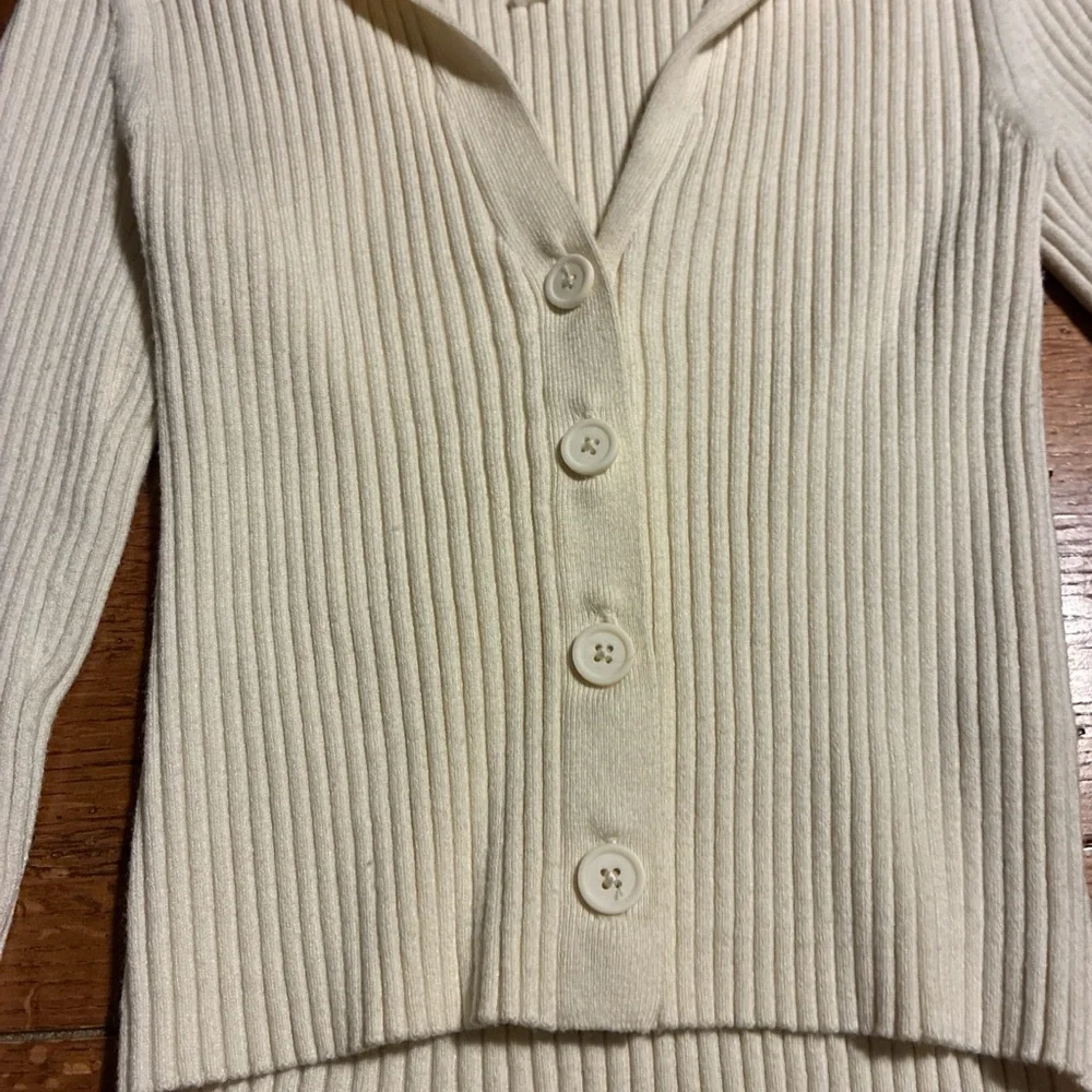 Cream Ribbed Button-Up shirt - Picture 3 of 4